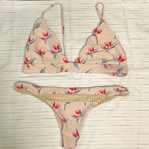 ACACIA BIKINI SET MUST READ